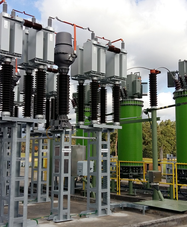 Vysílač HDO 110 kV - vazební transformátory + kondenzátorové baterie C2